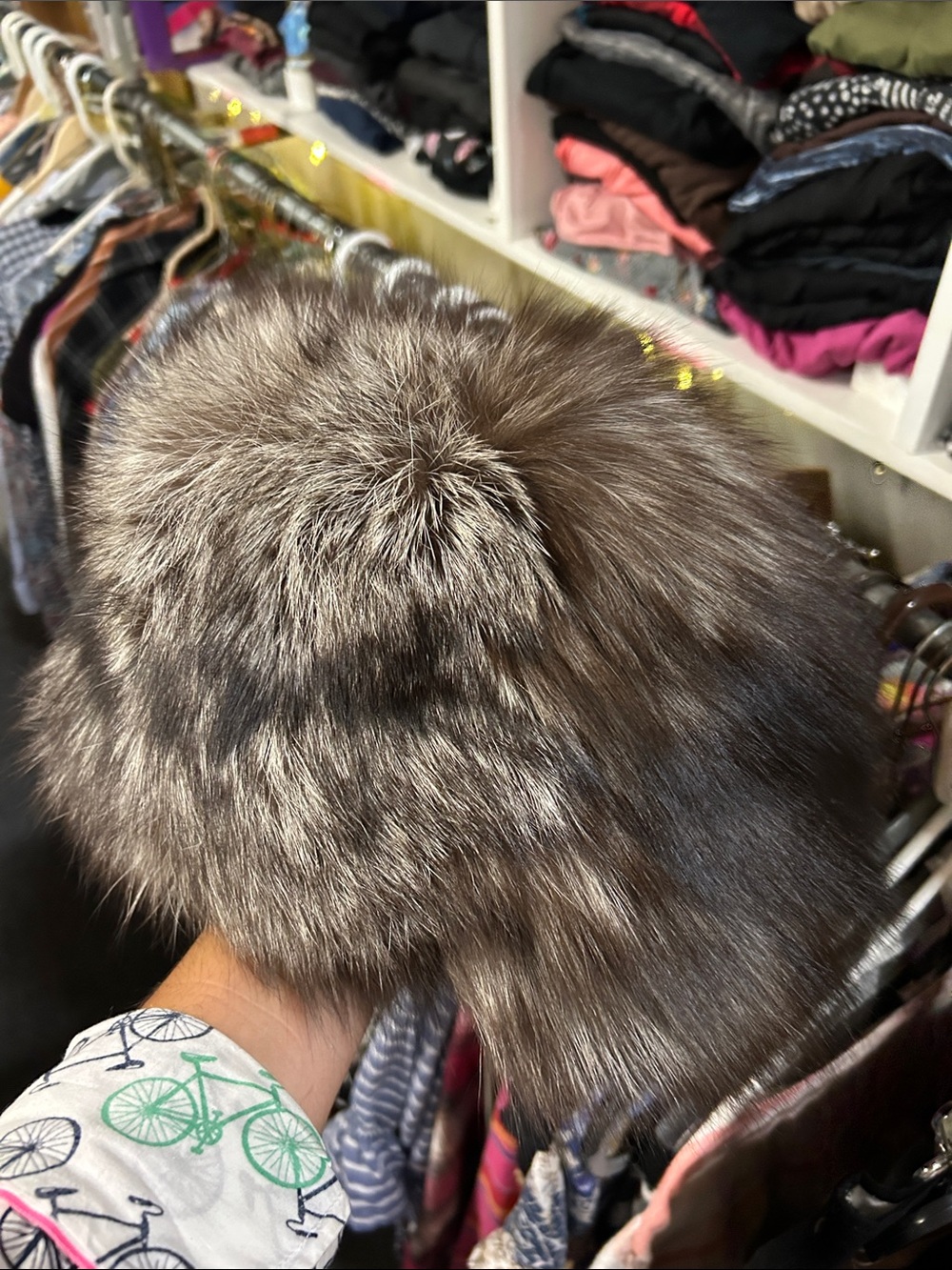 Vintage Silver Fox Fur Pillbox Hat - Brown and Gray Tones - Picture 9 of 13